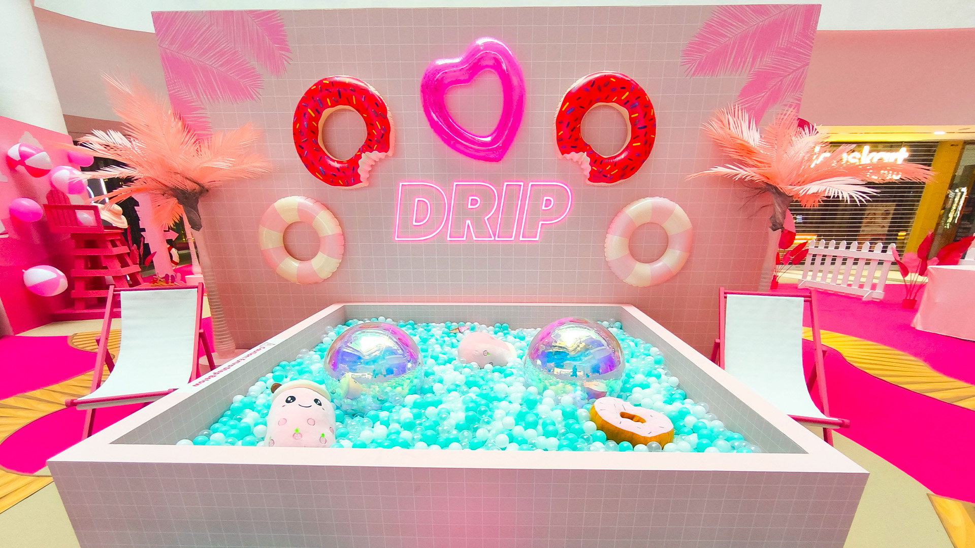 Pink Beach Fashion Fiesta 1