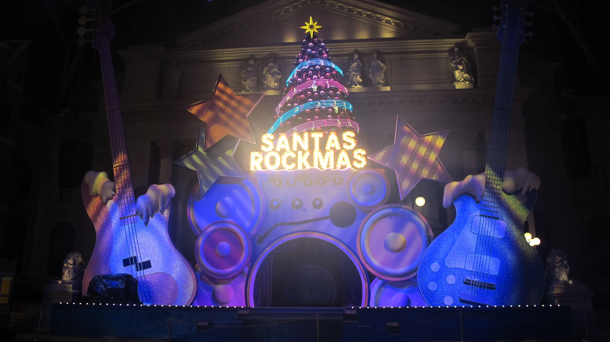 RWS Chrisrmas Santa's Rockmas